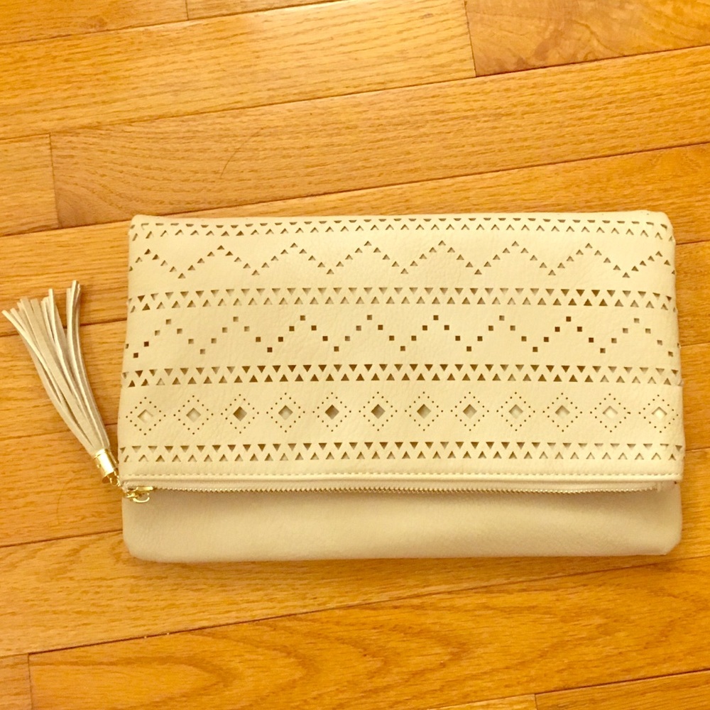 NWOT Francesca’s Aztec Fold Over Tassel Clutch
